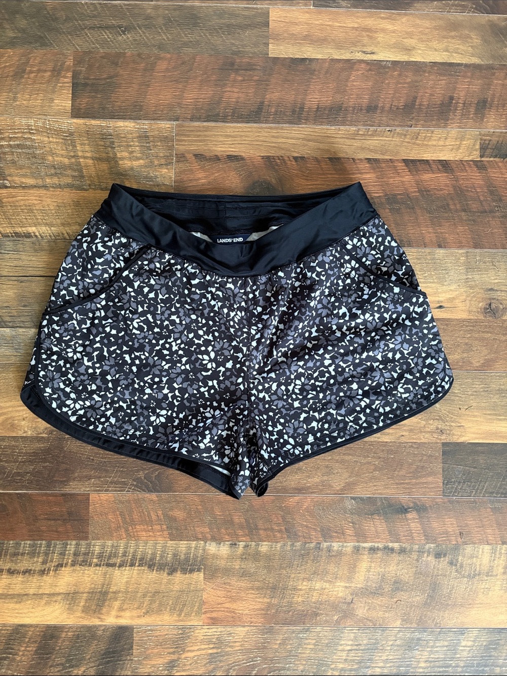 Lands' End Black Patterned Athletic Shorts Womens 16W